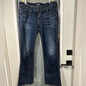 Dark Wash Women's Jeans - Classic Denim